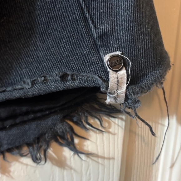 One Teaspoon Dark Denim Jean Shorts junk yard - Picture 3 of 11